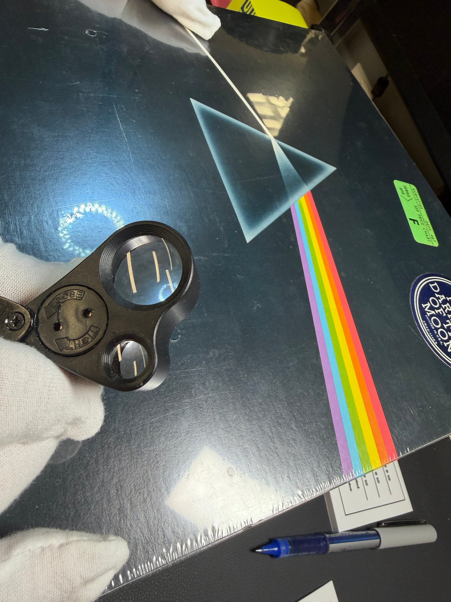 Inspecting a 'Dark Side of the Moon' Pink Floyd album cover